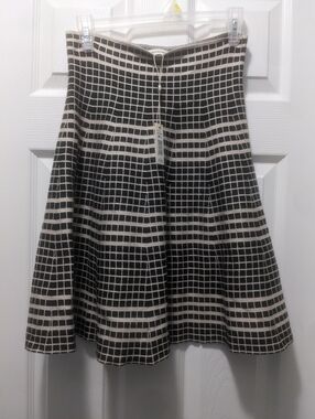MAX STUDIO A-Line fit and flare Black/ Bone  Grid Skirt Size M/L NWT